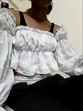 Snapshot of dollyjaan11 chatting on October 4, 12:34 am dollyjaan11 online show from October 4, 12:34 am
