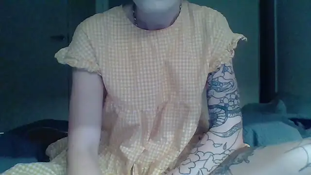 liltiddygoffwaifu online show from October 21, 6:02 am