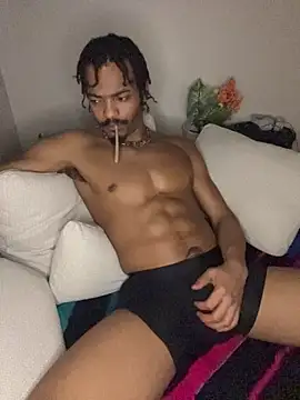 TRILLAHUNG online show from February 1, 7:17 am