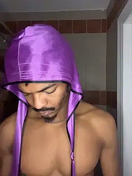 TRILLAHUNG online show from December 2, 7:43 am