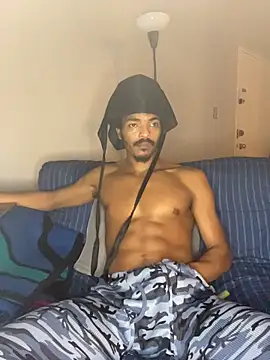 TRILLAHUNG online show from January 14, 9:40 pm