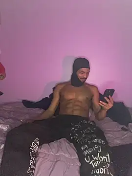 TRILLAHUNG online show from March 19, 7:19 am