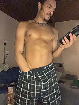 TRILLAHUNG online show from February 14, 5:40 am