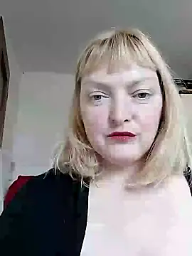 LiluLiluLilu online show from September 23, 7:59 am