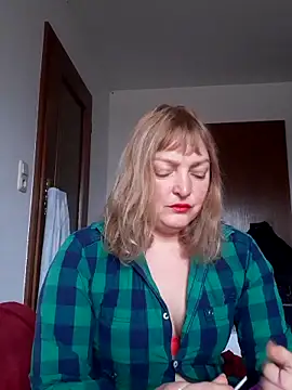 LiluLiluLilu online show from December 5, 8:24 am