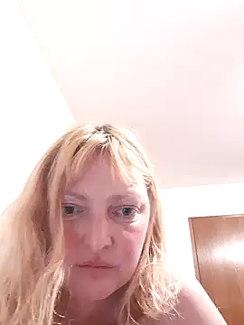 LiluLiluLilu online show from October 12, 8:43 pm