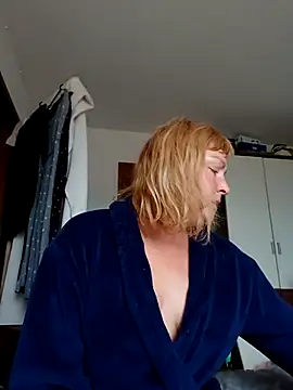 LiluLiluLilu online show from April 14, 7:24 am