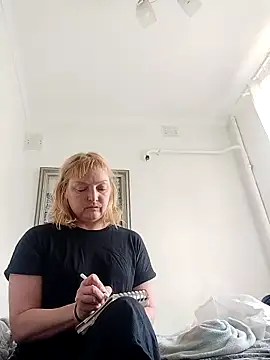 LiluLiluLilu online show from September 15, 6:58 am