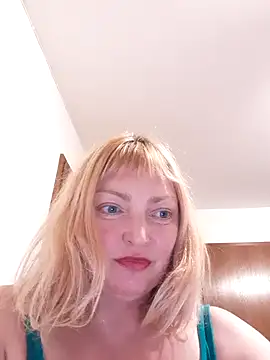 LiluLiluLilu online show from October 23, 9:24 pm