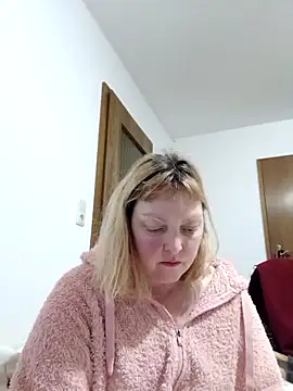 LiluLiluLilu online show from March 1, 10:21 pm