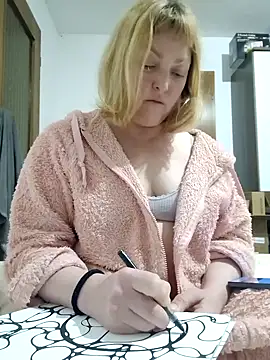 LiluLiluLilu online show from March 5, 8:38 pm