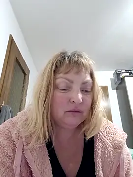 LiluLiluLilu online show from March 19, 8:42 pm