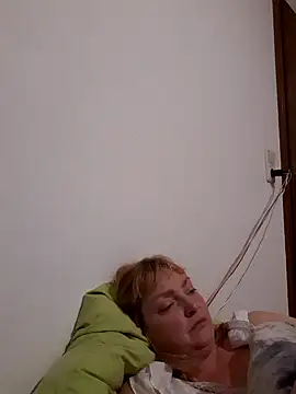 LiluLiluLilu online show from October 13, 8:54 pm