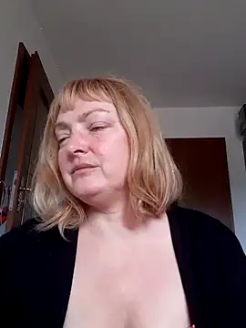 LiluLiluLilu online show from September 28, 9:27 am