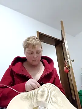 LiluLiluLilu online show from March 22, 8:10 pm