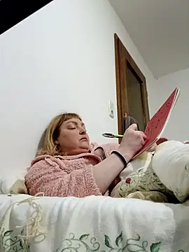 LiluLiluLilu online show from March 4, 6:15 pm