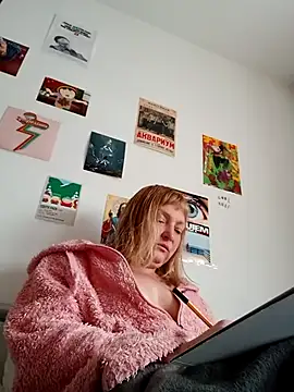 LiluLiluLilu online show from March 21, 4:22 pm