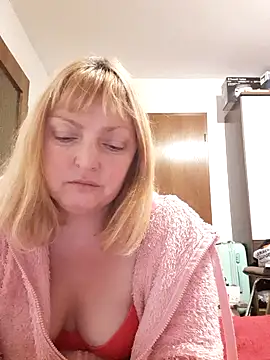 LiluLiluLilu online show from October 16, 7:22 pm