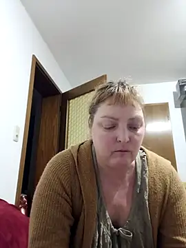 LiluLiluLilu online show from February 16, 5:55 pm