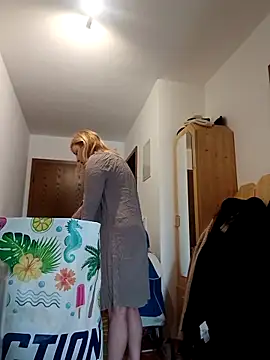 LiluLiluLilu online show from April 15, 8:20 am