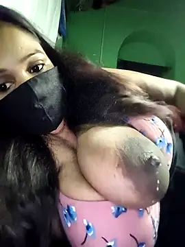 Snapshot of V-hot-swiet chatting on October 10, 12:00 am V-hot-swiet online show from October 10, 12:00 am