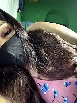 Snapshot of V-hot-swiet chatting on October 28, 12:11 am V-hot-swiet online show from October 28, 12:11 am