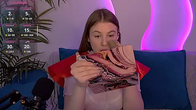 MelanieHenders online show from October 31, 5:48 am