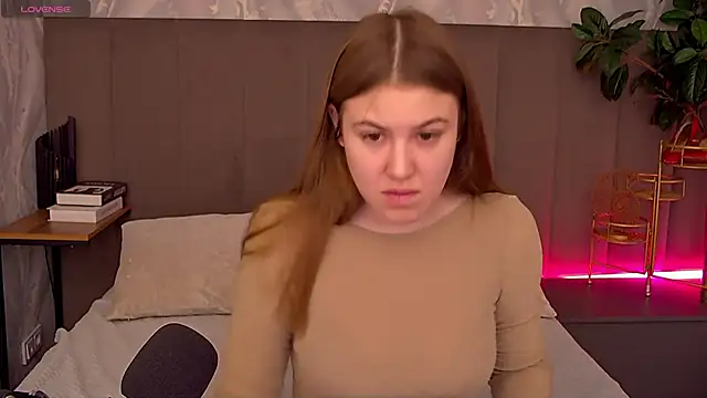 MelanieHenders online show from December 4, 5:39 am