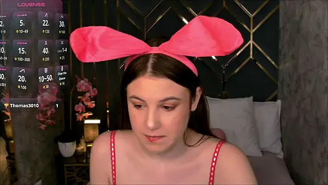 MelanieHenders online show from November 17, 5:55 am