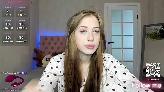 Snapshot of LightStar_18 chatting on September 25, 9:04 am LightStar 18 online show from September 25, 9:04 am