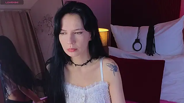 Alisssseee online show from November 13, 9:35 am