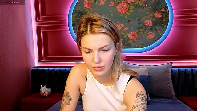 NaomiSol online show from October 1, 8:13 pm