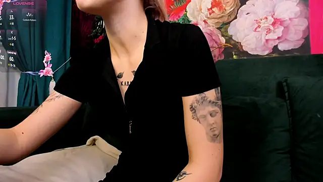 NaomiSol online show from September 19, 7:40 pm