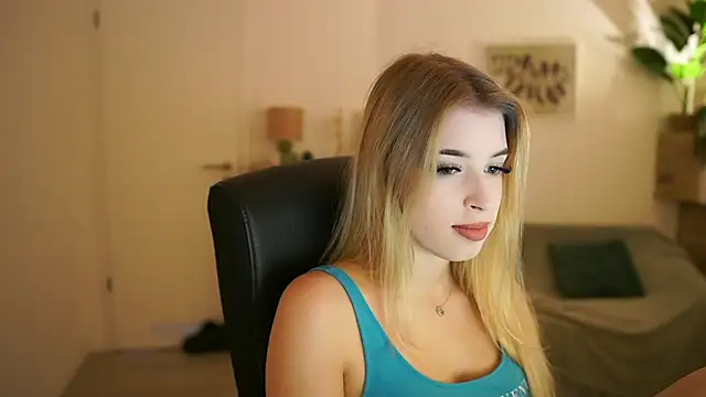 Snapshot of peachyliana chatting on September 21, 8:19 am peachyliana online show from September 21, 8:19 am