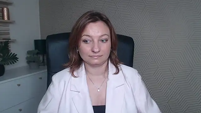 angelaSamt online show from November 4, 10:30 am