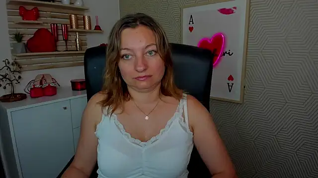 angelaSamt online show from July 2, 5:35 am