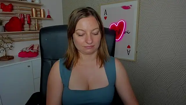 angelaSamt online show from June 18, 10:20 am