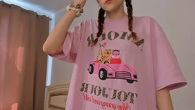 VelvetRisque online show from March 30, 7:21 am