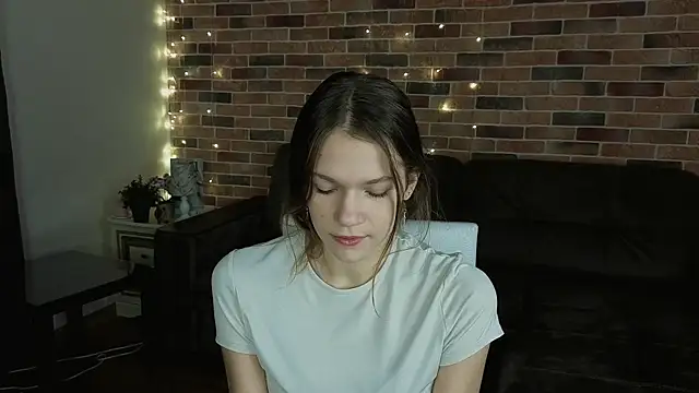 VelvetRisque online show from January 12, 6:31 am