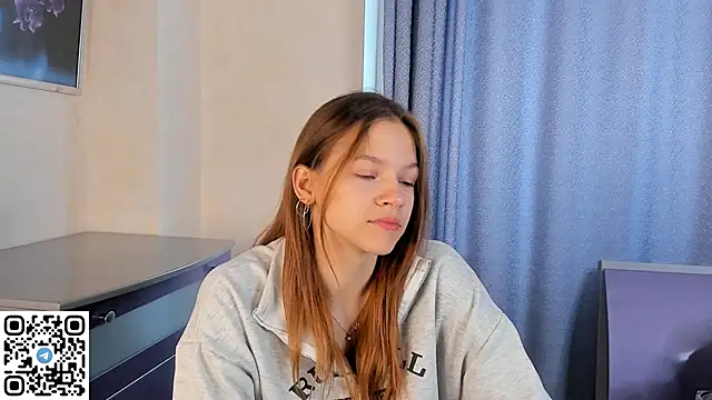 VelvetRisque online show from September 29, 6:42 am