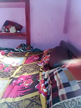 posewith online show from February 3, 8:30 am