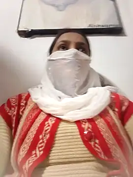 posewith online show from November 18, 3:15 pm