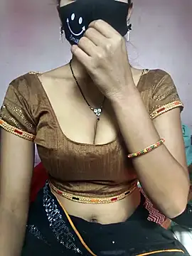 posewith online show from February 10, 7:51 am