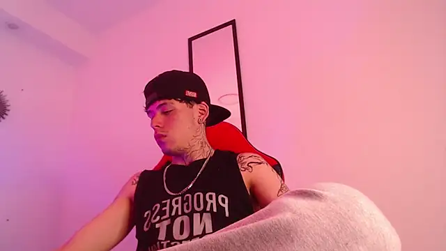 Anhonymus  online show from September 30, 4:18 am