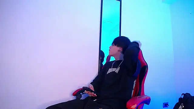 Anhonymus  online show from November 30, 4:46 am