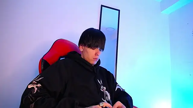 Anhonymus  online show from November 18, 3:43 am