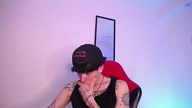 Anhonymus  online show from November 5, 4:04 am