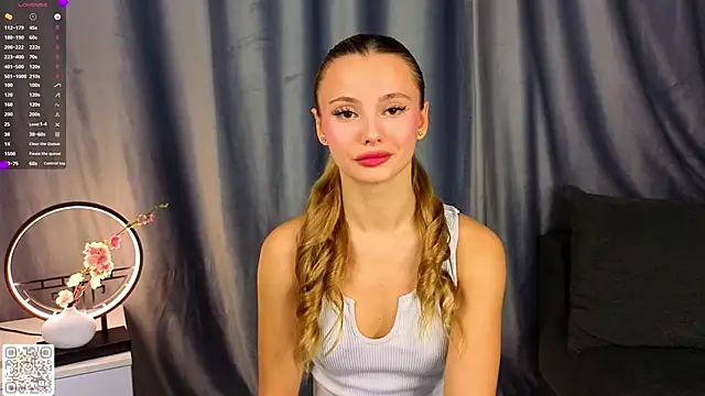 Snapshot of NaughtySeraphine chatting on February 25, 5:07 am NaughtySeraphine online show from February 25, 5:07 am