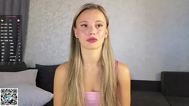 NaughtySeraphine online show from October 26, 6:03 am