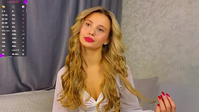 NaughtySeraphine online show from November 17, 6:06 am